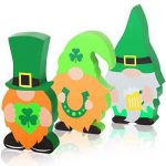 Jetec 3 Pieces St. Patrick’s Day Wooden Sign Gnome Table Decorations Irish Themed Freestanding Table Signs for Desk Office Home Party Decoration, 5.11 Inches